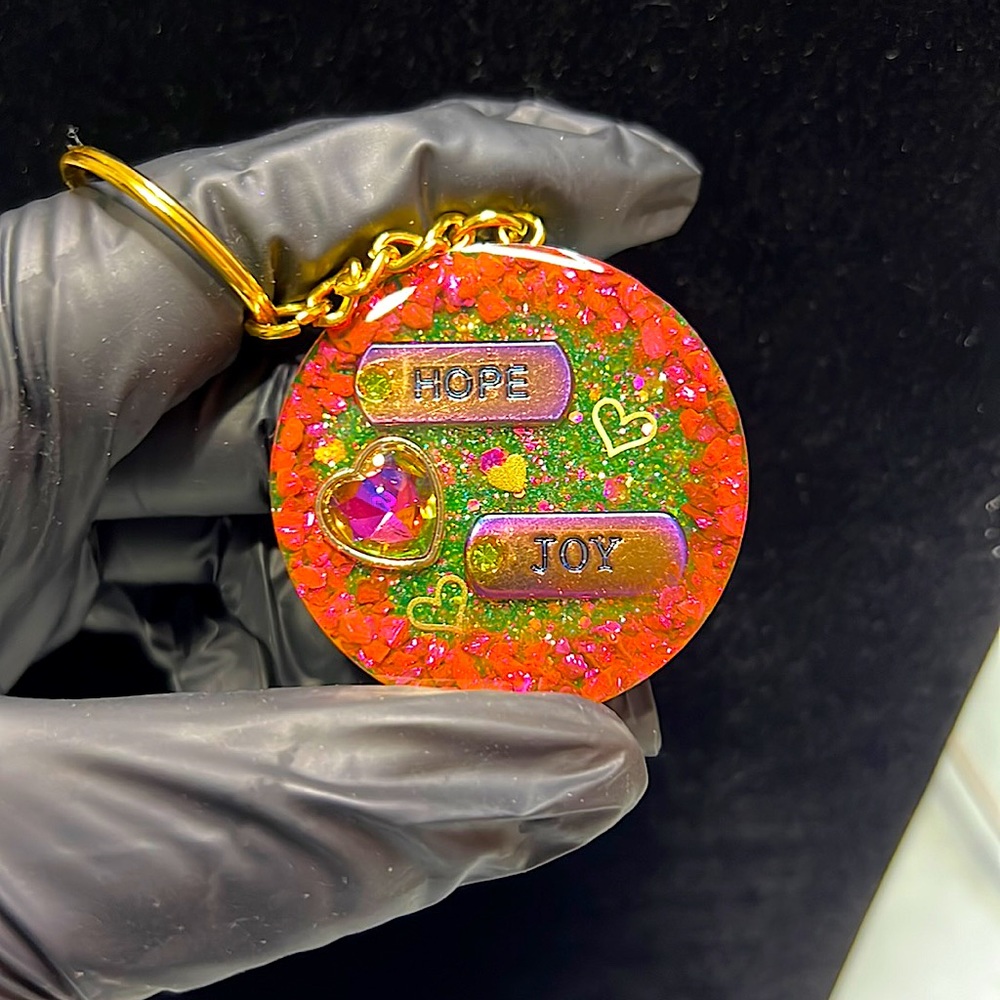 Resin keychain: “Hope + Joy”